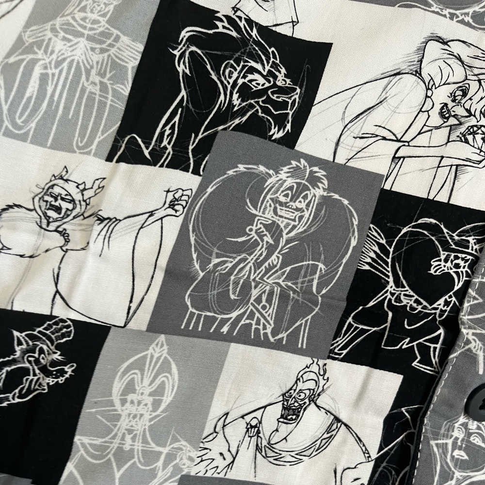 •Disney Villains Camp Shirt• - Picture 5 of 7